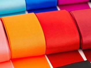 Gross grain rolls across the colour range